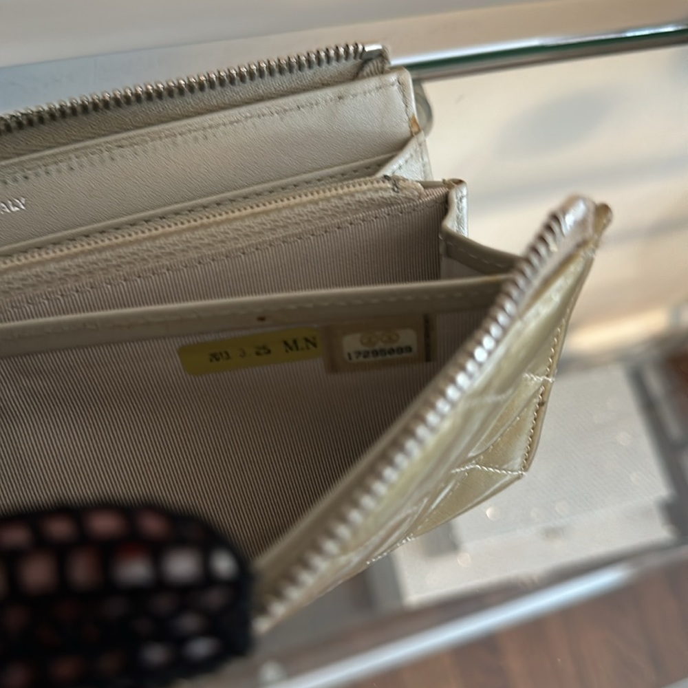 BLACK FRIDAY GIVEAWAY! Chanel Patent Leather Quilted Champagne Wallet - Picture 11 of 16